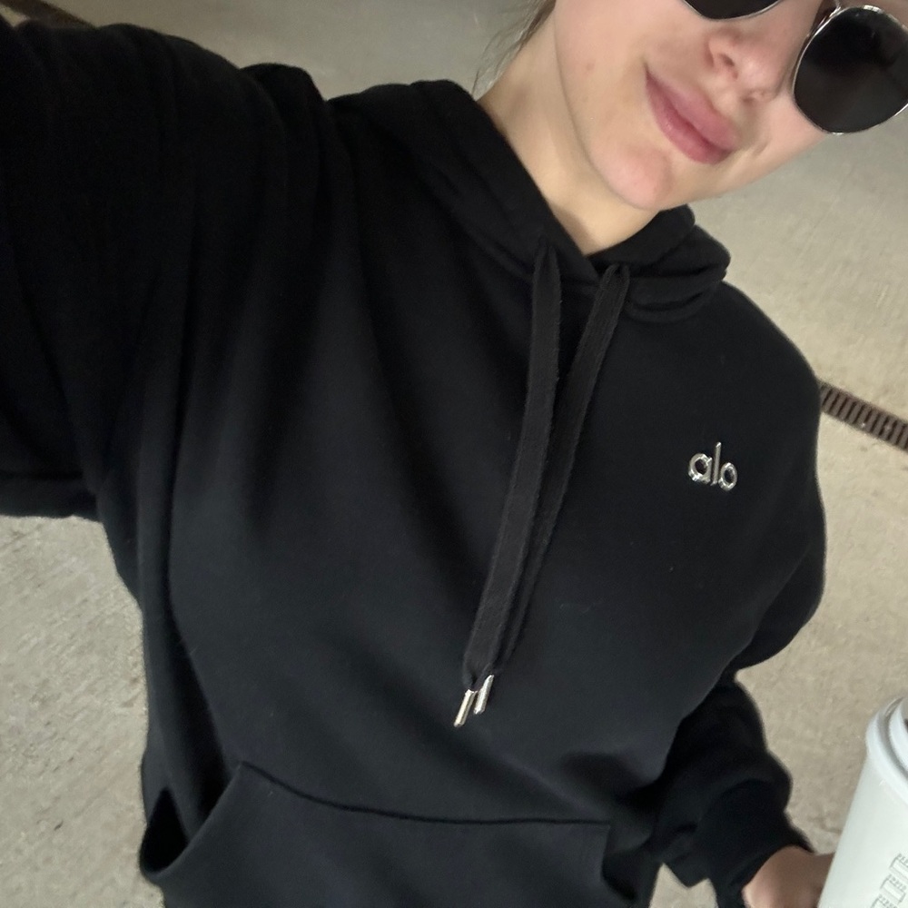 ALO Yoga Black Hoodie - Picture 2 of 5